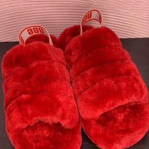 UGG SLIPPERS